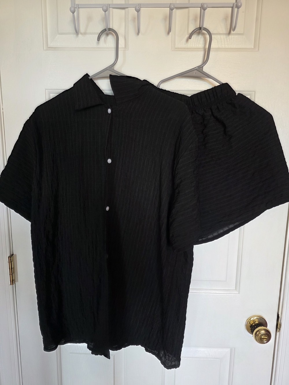 Casual Black Button-Down Short-Sleeve Shirt